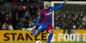 记者：拜仁愿意出价7000万欧元引进阿劳霍