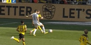 九游体育app网页版入口-【德甲】哈兰德帽子！手球帽子！多特遭反逆转3-4波鸿