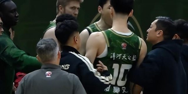 九游娱乐-南京同曦突发内讧！郭昊文赵柏清暂停间歇爆发口角欲动手